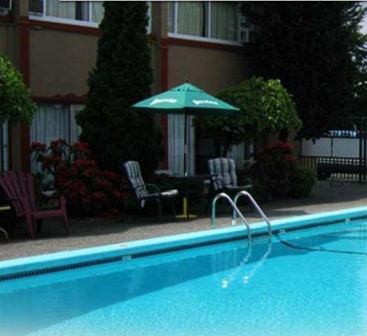 Comfort Inn Vancouver Airport Richmond Exterior photo